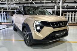 Mahindra Xuv 3xo Front View